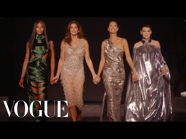 Supermodels, Annie Lennox,  FKA Twigs & More Celebs Take the Stage at Vogue World: London
