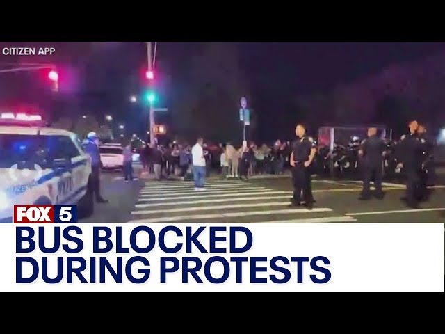 NYC migrant crisis: Staten Island demonstrators block bus during protests