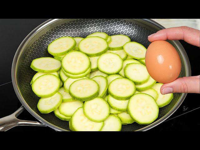 Just pour the eggs over the zucchini! A quick and incredibly tasty recipe!