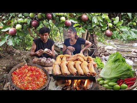 Pick milk fruit, Chicken head grilled on the rock for food- Cooking on the rock, Eating with brother