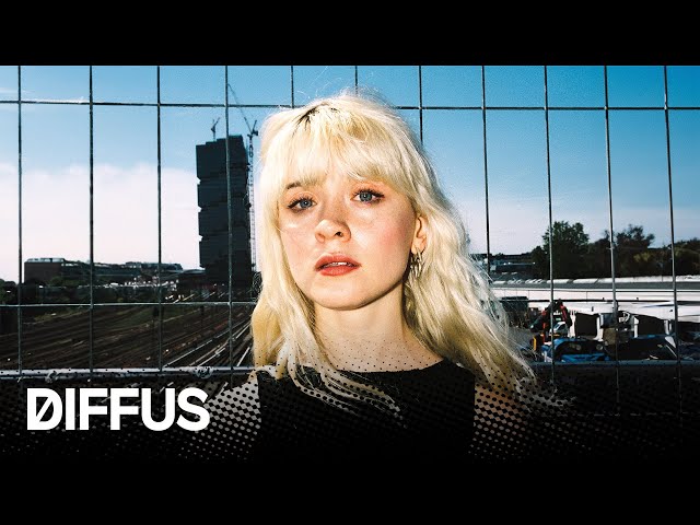 Maisie Peters on „The Good Witch", tarot cards and Ed Sheeran (portrait) | DIFFUS