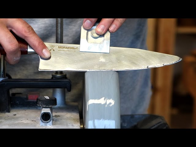 Tormek T-8 - Kitchenknife sharpening (warning: knife beating!)