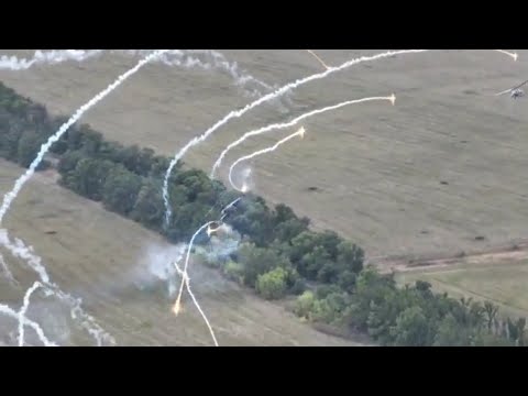 🔴 Ukrainian National Guard Knocks Russian Ka-52 Alligator Helicopter Out The Sky With Igla MANPADS