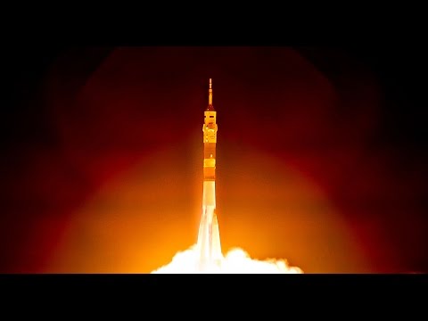How to FLY A SPACESHIP to the SPACE STATION - Smarter Every Day 131