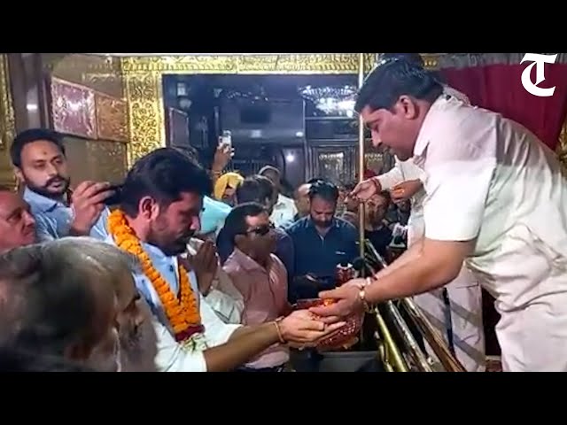 Patiala: PPCC chief Amarinder Singh Raja Warring pays obeisance at Kali Mata temple