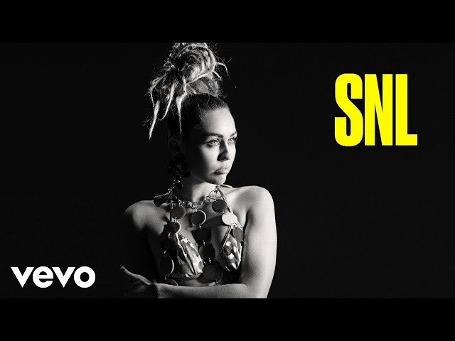 Miley Cyrus - Twinkle Song (Live from SNL)