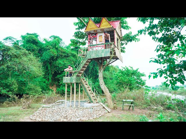 Build Big Tree House To Avoid Wild Animals And Water Slide Into The Swimming Pool