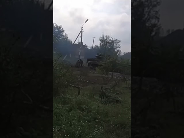 Foreign Volunteers Fragging Russian Tank