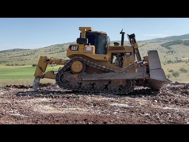 Caterpillar D9T Bulldozer Ripping And Pushing - Diastasi Ateve