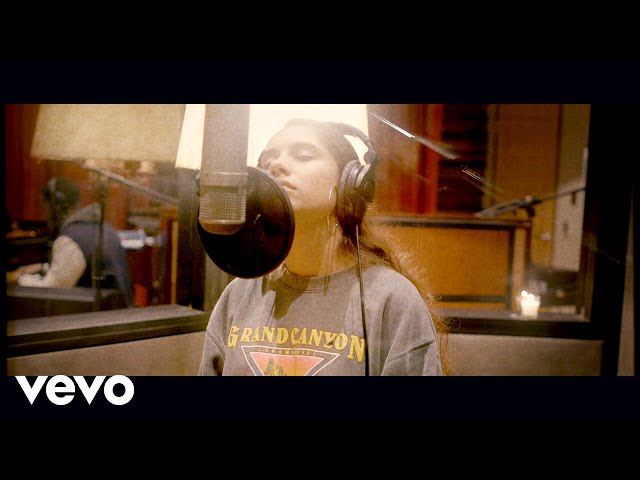 Alessia Cara - Ready (Live Off The Floor)
