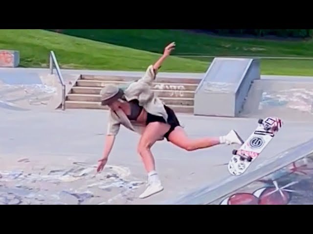 FUNNIEST Girl Fails Of The Year!