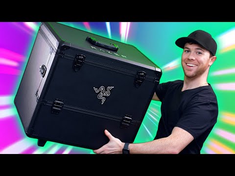 Razer Sent Me a GIANT GAMING PACKAGE!
