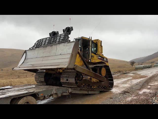 The Owner Of Mega Machines Channel Loading The Caterpillar D7R Bulldozer - Sotiriadis Mining - 4k