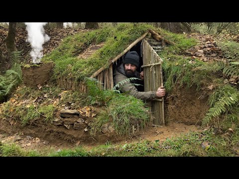 Building complete and warm survival shelter | Bushcraft earth hut, grass roof & fireplace with clay