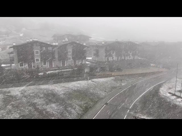 Maltempo, Sestriere sotto la neve: le immagini dal drone