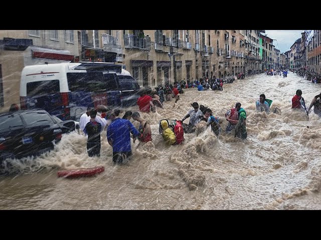 2 minutes ago 🔴 Spain is being saved from flooding! People are missing in icy water!