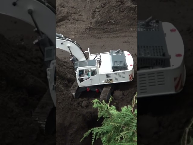 Hitachi RC Excavator and Volvo 6x6 RC Dump Truck at work - RC Mega Models !!