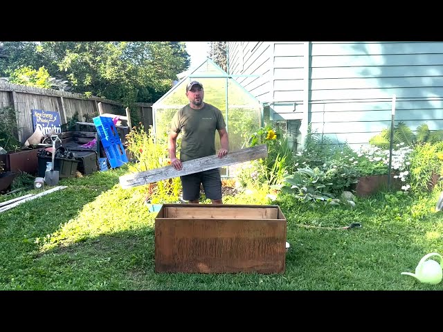 How to LINE the walls of the METAL PLANTER box on the CHEAP
