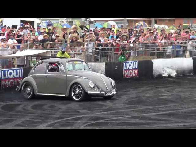 Summernats 27 - VW Beetle smacks the wall HARD!!!!