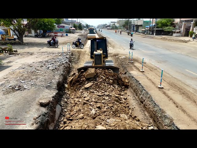 Top Layer​ Installing Foundation Road​ Build Was Clutter​ Rock Soils Working With Cat Dozer Operator