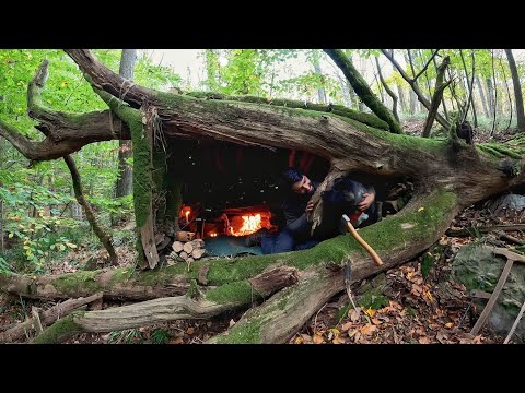 7 Days Solo Survival Camping In Rain Forest, Building Warm Bushcraft Shelter, Clay Fireplace Cooking