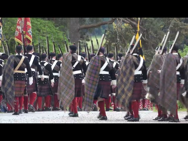 The Atholl Highlanders march off