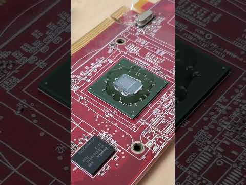 replacing the thermal paste in a 15 year old GPU #shorts