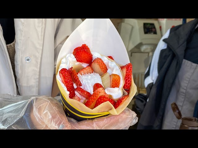 japanese food - giant fruit crepes クレープ