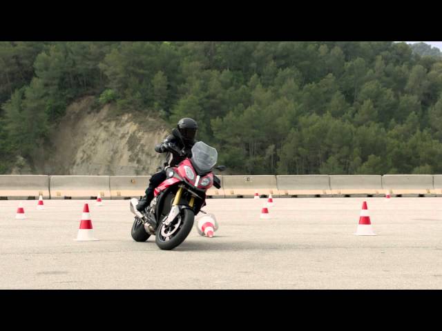 Feature: BMW Motorrad ABS Pro.
