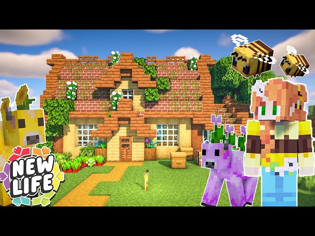 Playing Minecraft as a BEE?! - Modded SMP - New Life #1