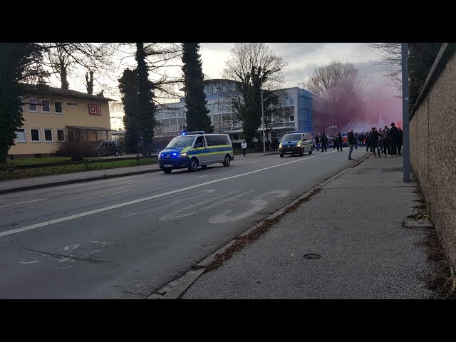 Polizei Rosenheim Eskortiert DSC Deggendorf Fans zum Stadion