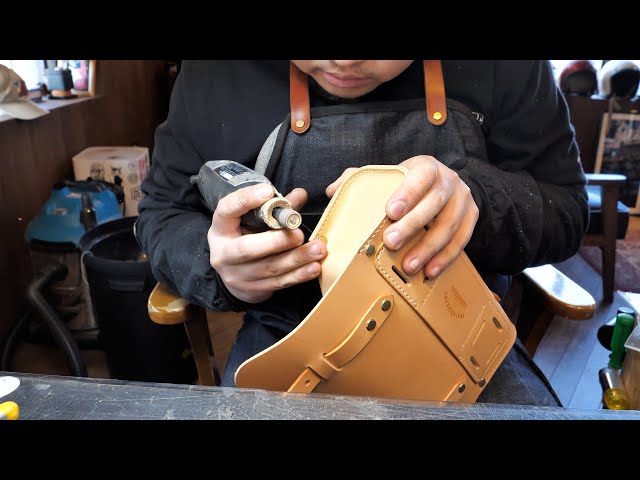 Making Leather Motorcycle Tool Bag. Leather Craftsman in Korea.