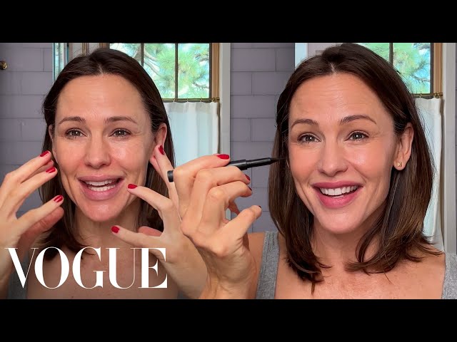 Jennifer Garner’s "Quick as Possible" Beauty Routine | Beauty Secrets | Vogue