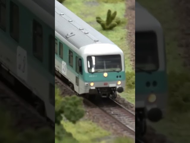 DB Regiozug auf toller Modellbahn Anlage - H0 Modelleisenbahn
