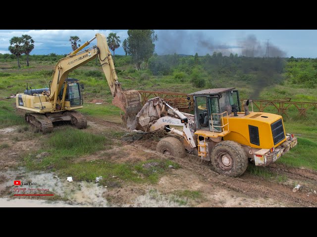 Biggest Loader Getting Stuck Heavy Helping Komatsu Excavator Operator