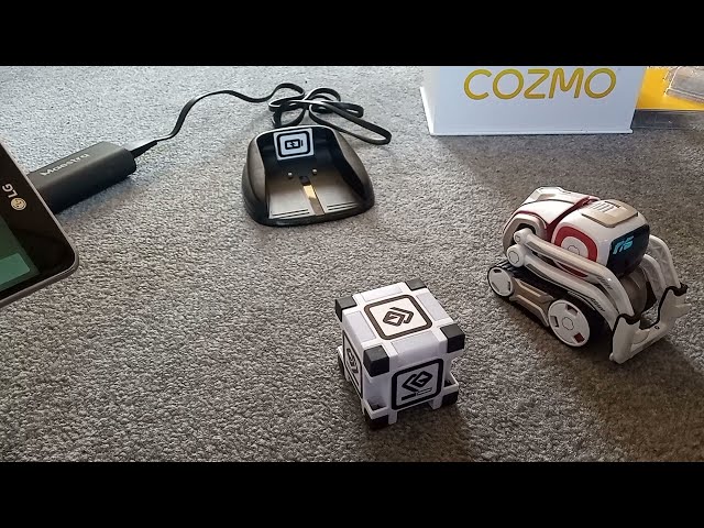 Anki Cozmo robot unboxing and review/play demo in 2022 even though it's from 2017😂 #cozmo #unboxing