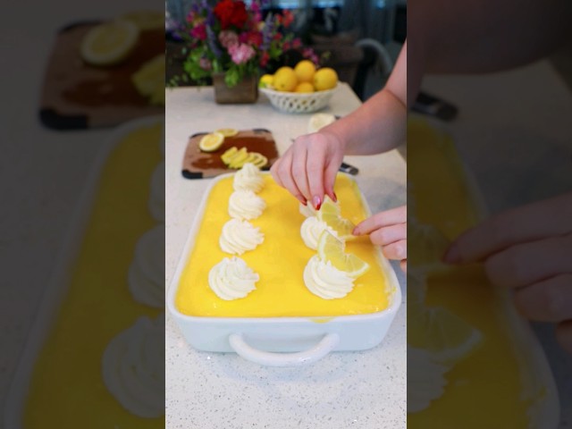 EASY Lemon Tiramisu - perfect for summer! #easyrecipes