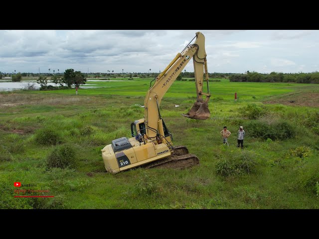 Big Excavator Getting Unstuck Recovery By Myself​ Out Of The Deadlock In Mud With Incredible