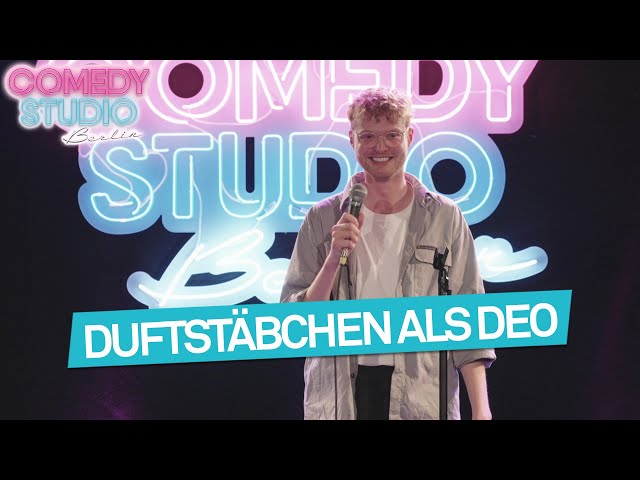 Such dir einen Job, du stinkst! | Alex Wolf | Comedy Studio Berlin