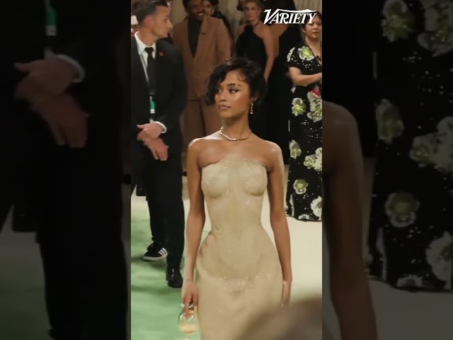 #Tyla poses for photos at the #MetGala.