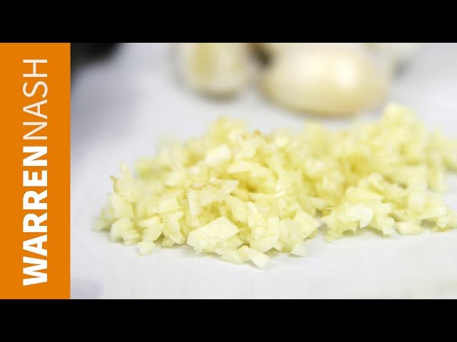 How to Mince Garlic - Fast and with a Knife - Warren Nash