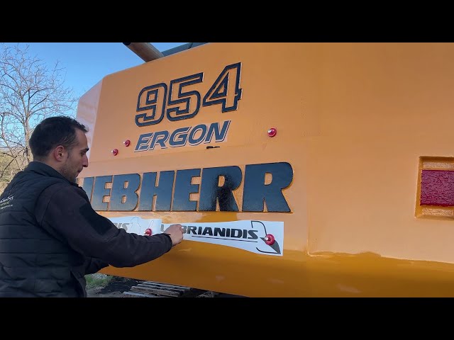 Paint Restoration Of Liebherr 954 Excavator With 30 Meters Demolition Boom - Sotiriadis/Labrianidis