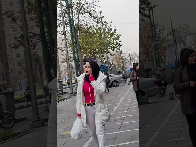 People in the Street IRAN/ TEHRAN #shorts #shortsvideo #walkingtour #iran