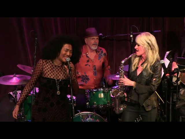 Danny Seraphine & Judith Hill Performing Chicago's 25 or 6 to 4