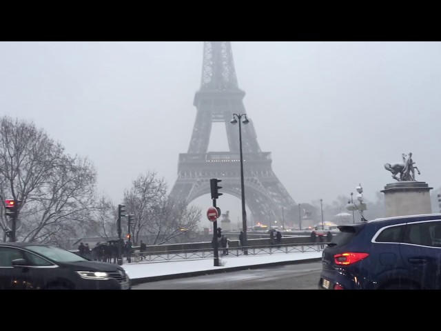 Beautiful Snow in Paris Eiffel Tower