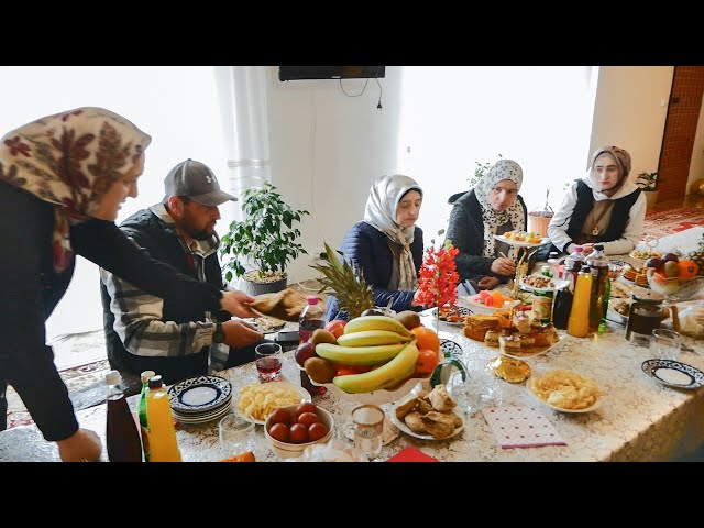 How is the holiday of Uraza Bayram celebrated in a mountain village in Dagestan?