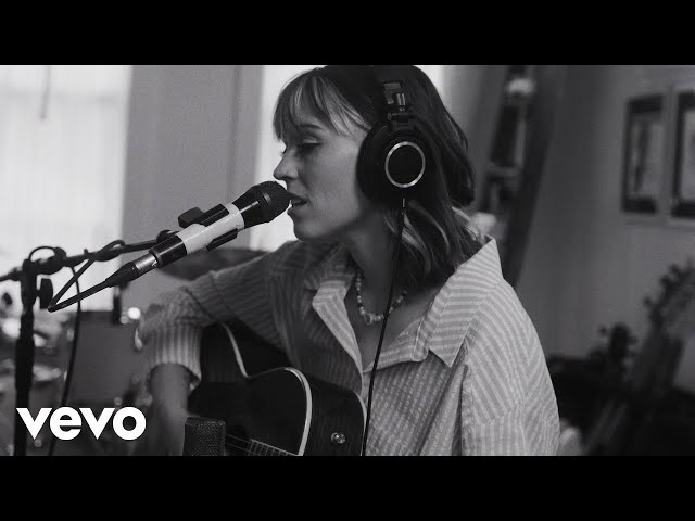 Sasha Alex Sloan - Hardest Thing (Acoustic Video)