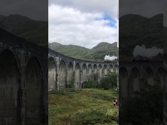 Harry Potter Hogwarts Express Steamtrain going over Glenfinnan Viaduct