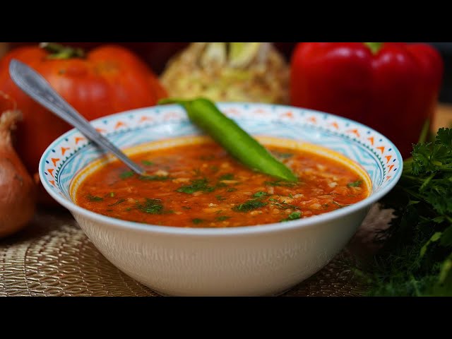 The perfect recipe for tomato soup with rice - The flavor of summer in a bowl! 🍅