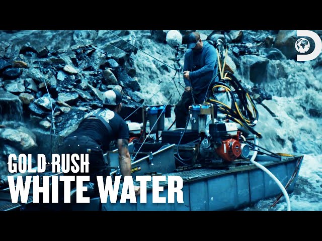 Dredge Threatened by Storm Surge | Gold Rush: White Water | Discovery